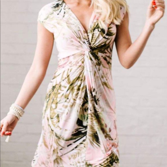 Almost Paradise Dress With A Twist - Picture 1 of 1